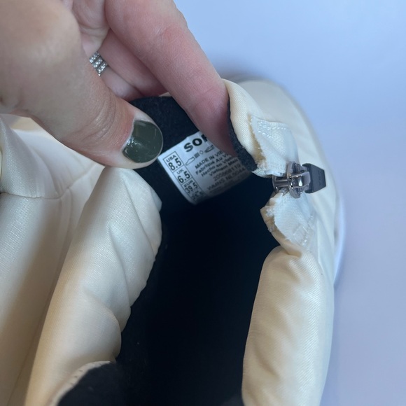 SOREL Women's 8.5 Kinetic Impact Puffy Zip Waterproof Boots Insulated Chalk NWT - Picture 9 of 11